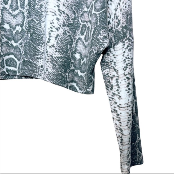 STEVE MADDEN X BB DAKOTA NWT Cropped Python Print Top Size Small - Picture 13 of 14